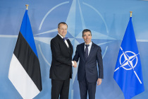 НАТО хвалит Эстонию