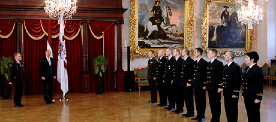 Академию обороны закончили шесть морских офицеров