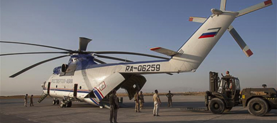 Вертолёт-гигант перевозит голландское имущество