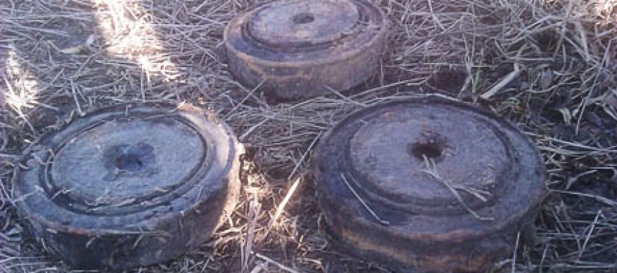 Три противотанковые мины