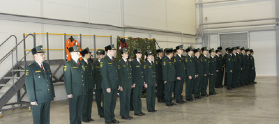 Встречается командование вооружёнными силами и руководящий состав Государственной пограничной службы