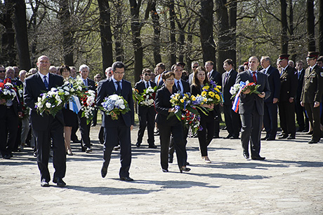 8 мая на Братском кладбище
