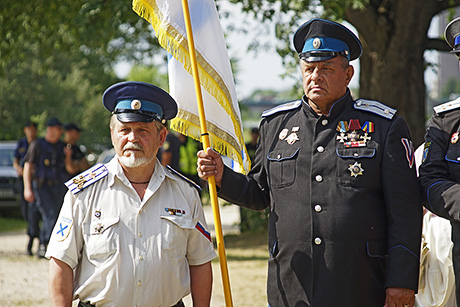 Цветы русским воинам на Луцавсале