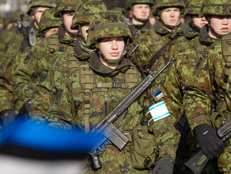 Военный парад в Пярну