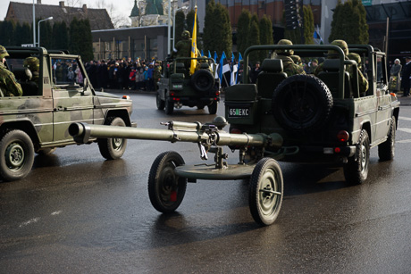 Военный парад в Пярну