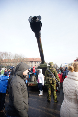 Военный парад в Пярну