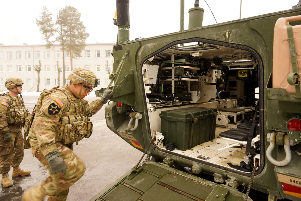 2-ой Кавалерийский в Адажи: Stryker