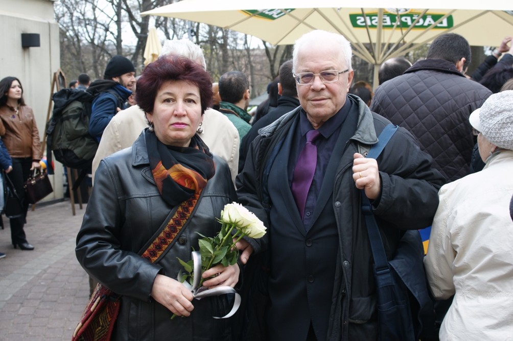 Геноциду армян 100 лет. Митинг у Хачкара в Риге