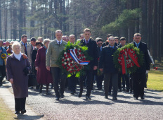 Мемориал Саласпилс: Церемония