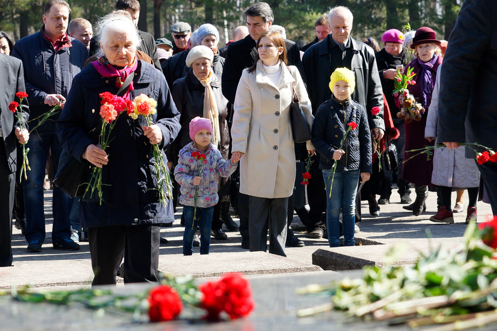 Мемориал Саласпилс: Церемония