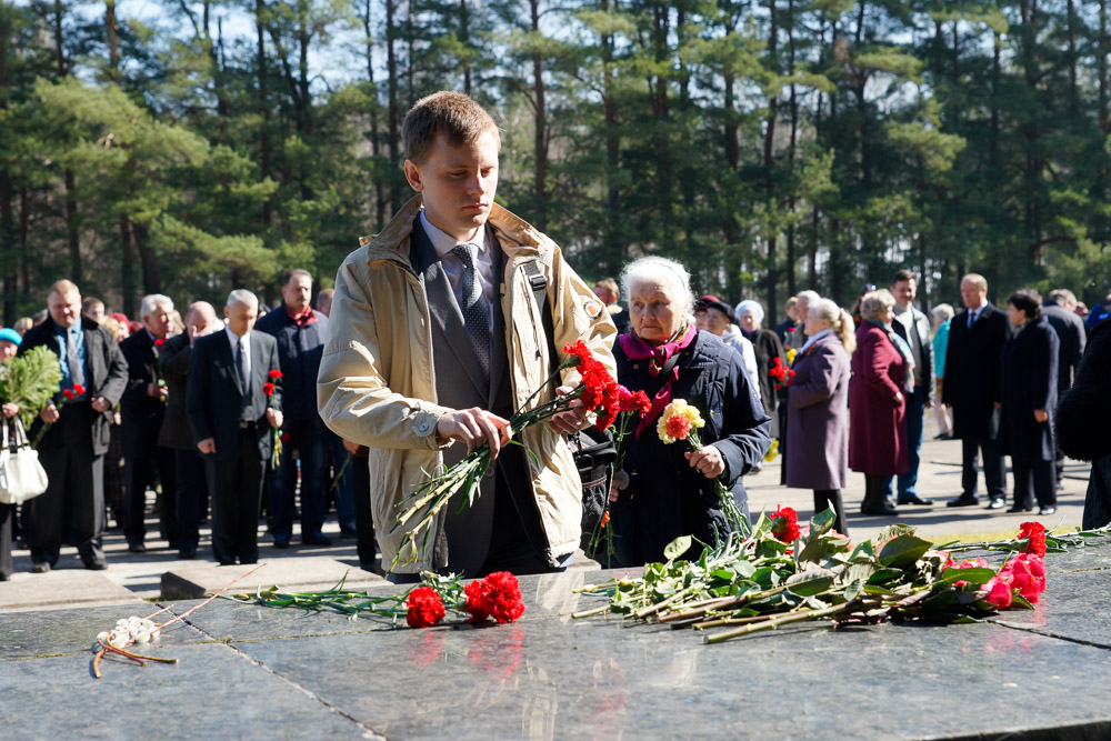 Мемориал Саласпилс: Церемония