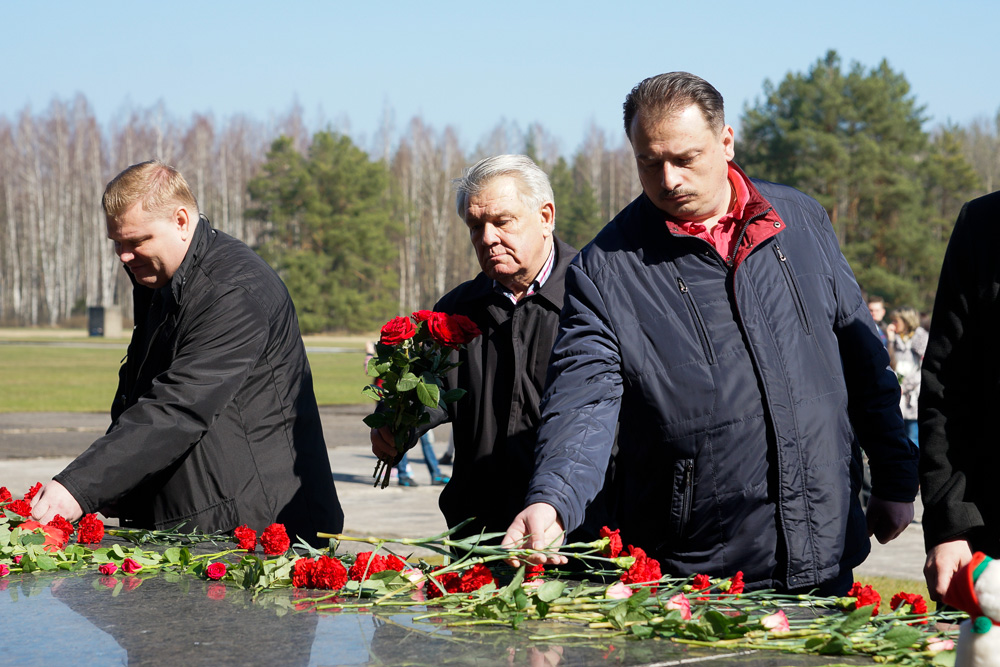 Мемориал Саласпилс: Церемония