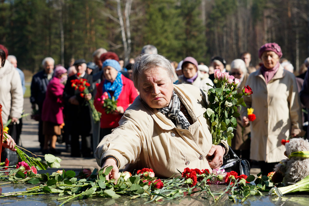 Мемориал Саласпилс: Церемония