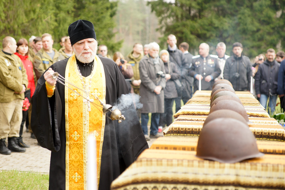 Захоронение Советских солдат в Ропажи