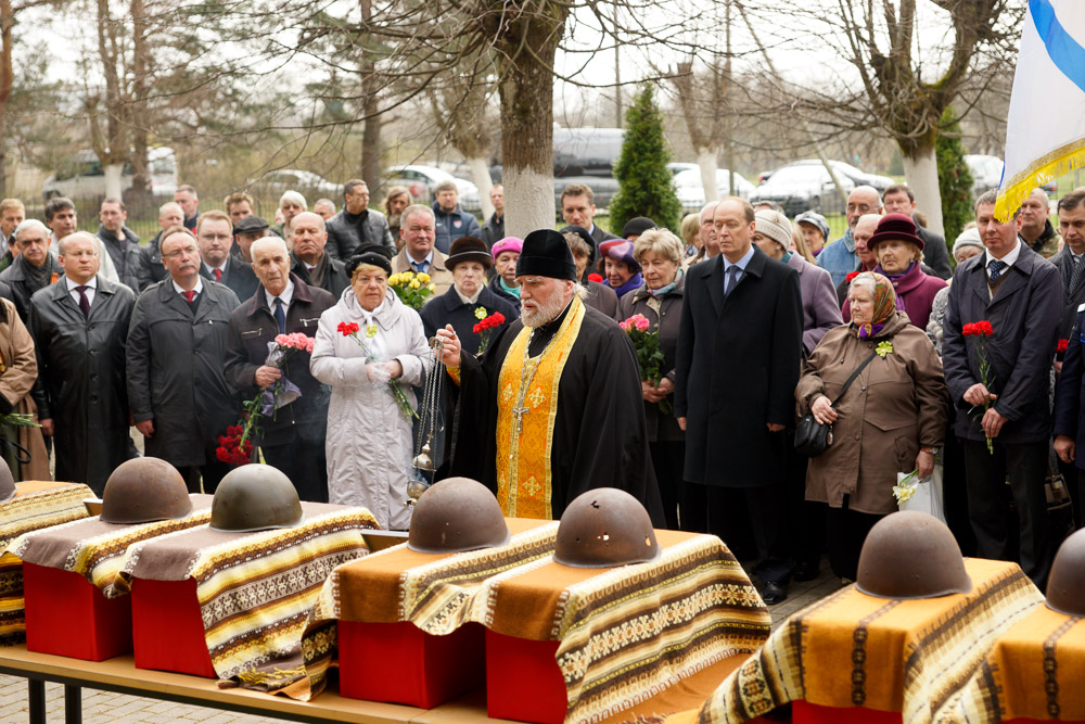 Захоронение Советских солдат в Ропажи