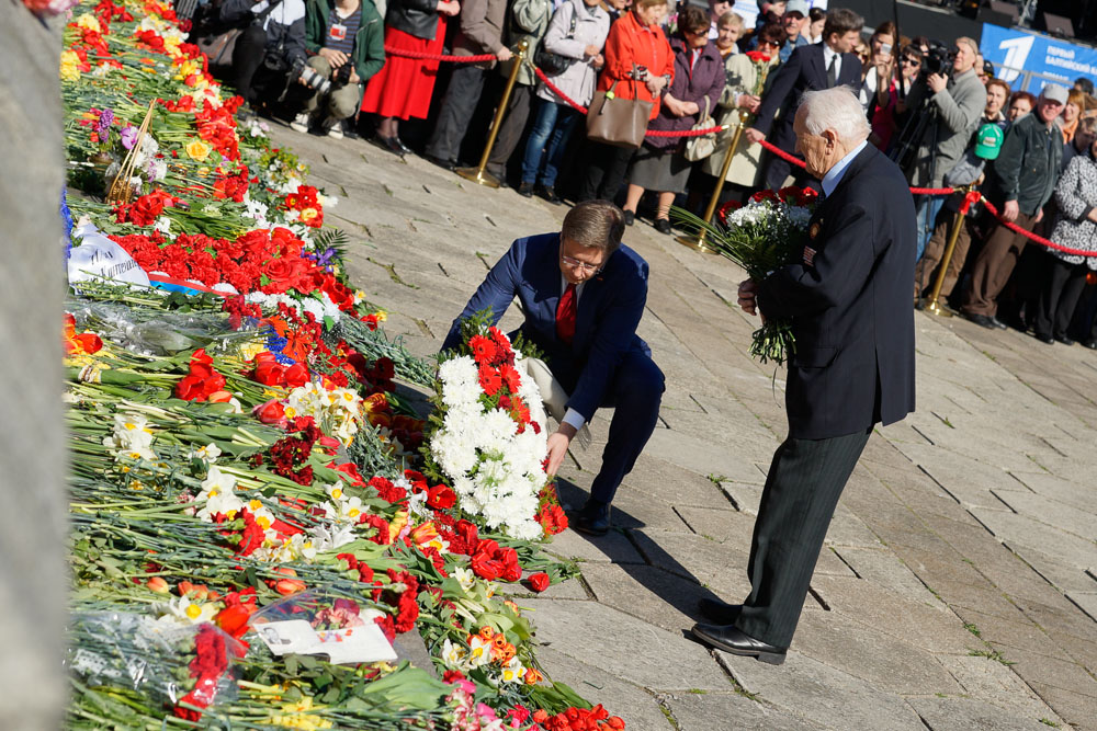 70 лет Победы в Риге: Возложение цветов