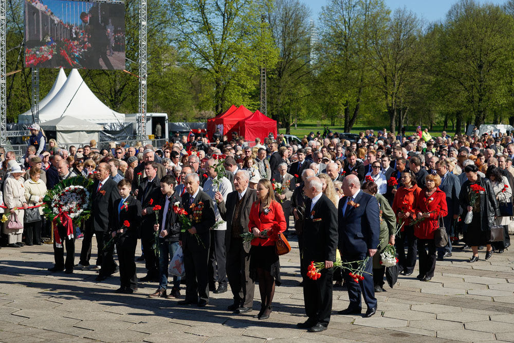 70 лет Победы в Риге: Возложение цветов