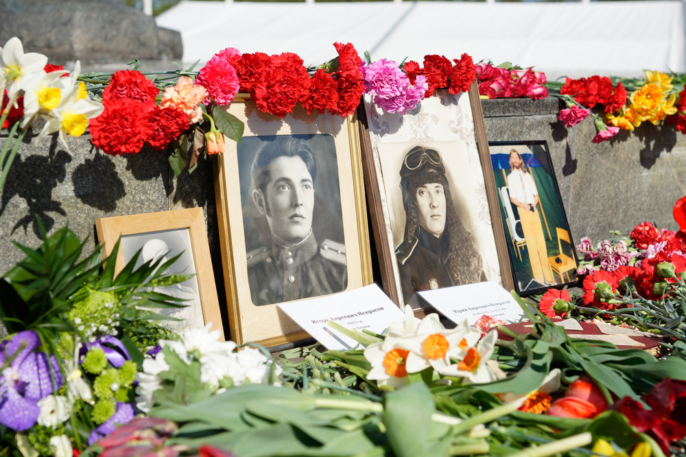 70 лет Победы в Риге: У Памятника Освободителям