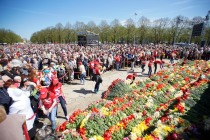 70 лет Победы в Риге: У Памятника Освободителям