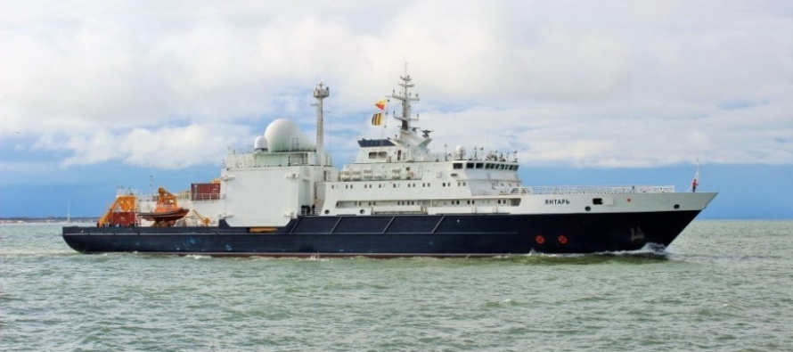 Океанографическое судно «Янтарь» передали флоту