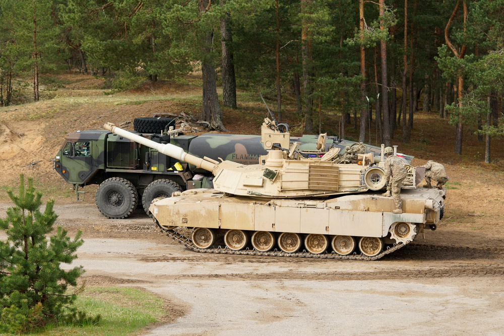 Стрельба Abrams M1A2 в Адажи