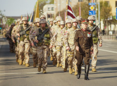 Елгава 4 мая: Парад войск