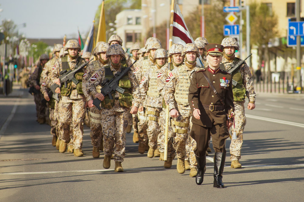 Елгава 4 мая: Парад войск