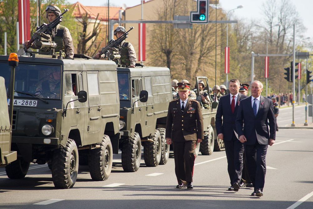 Елгава 4 мая: Парад войск