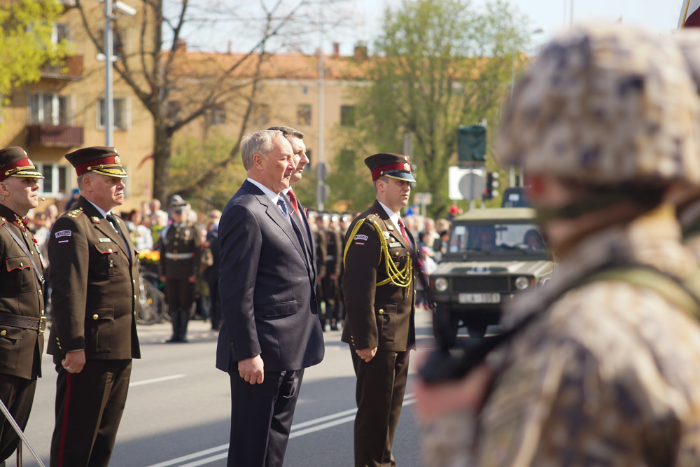 Елгава 4 мая: Парад войск