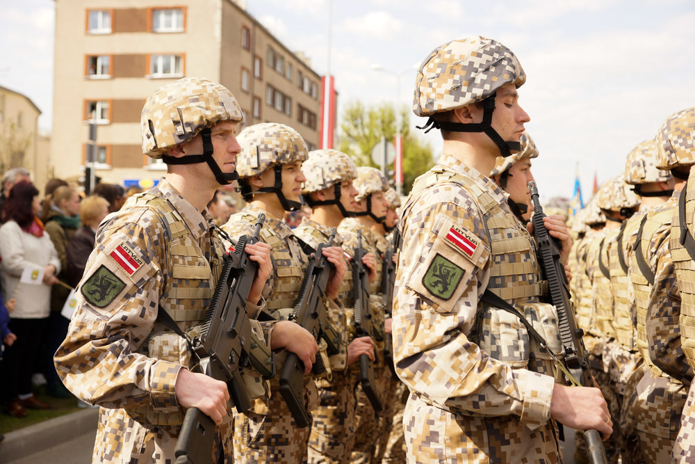 Елгава 4 мая: Парад войск