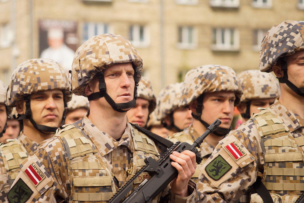 Елгава 4 мая: Парад войск