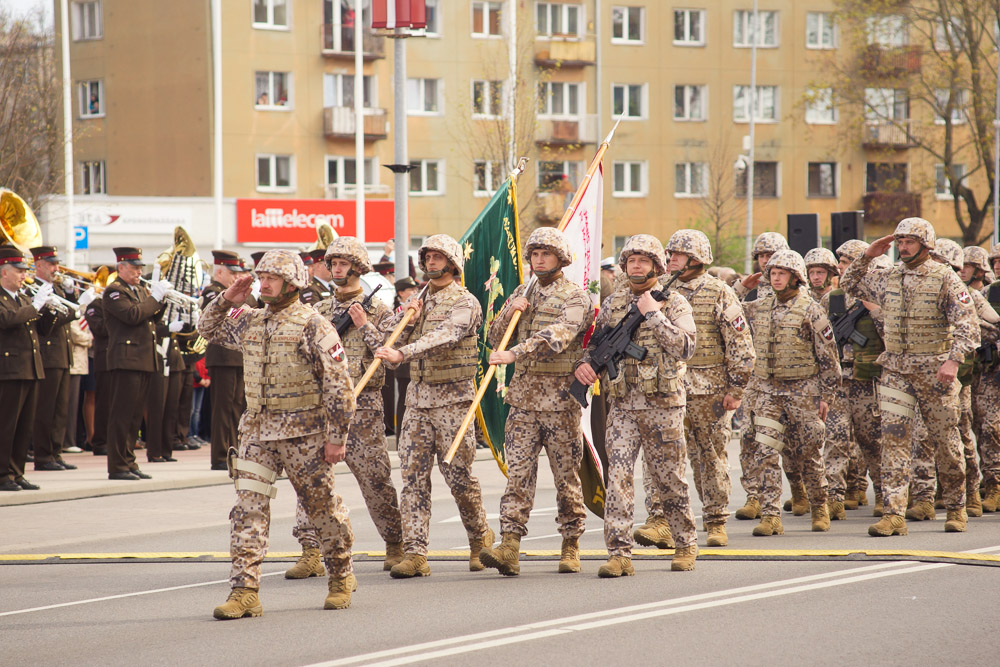 Елгава 4 мая: Парад войск