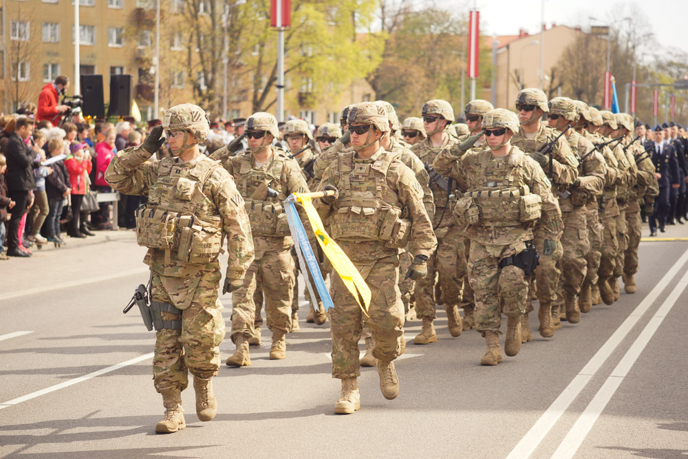 Елгава 4 мая: Парад войск