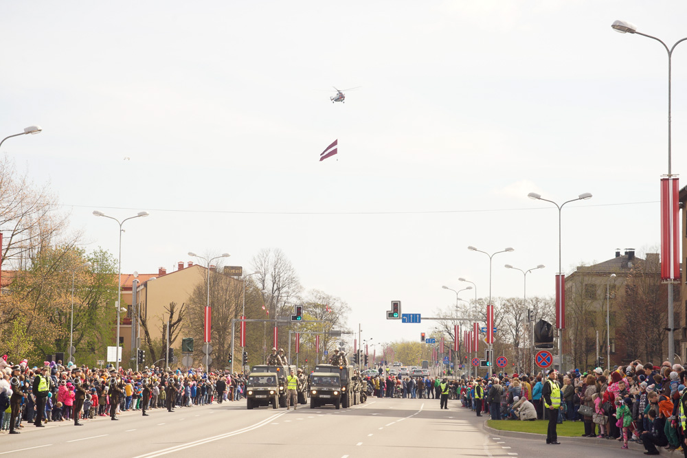 Елгава 4 мая: Парад техники