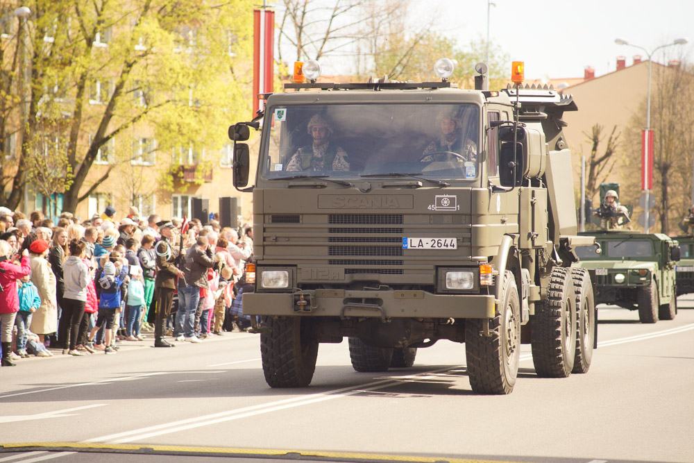 Елгава 4 мая: Парад техники