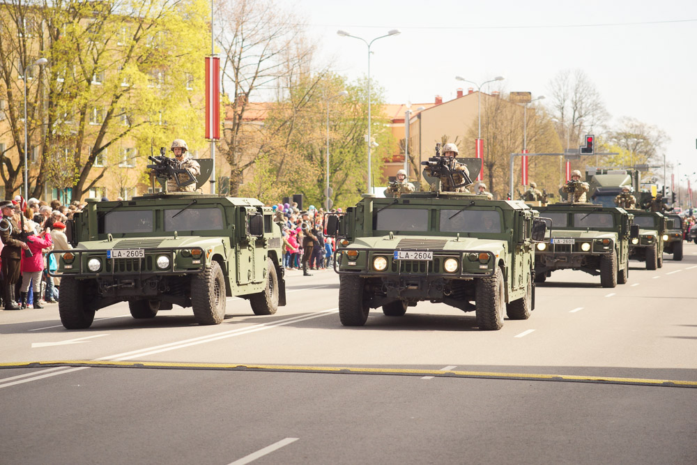 Елгава 4 мая: Парад техники