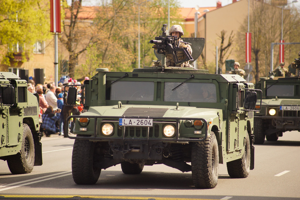 Елгава 4 мая: Парад техники