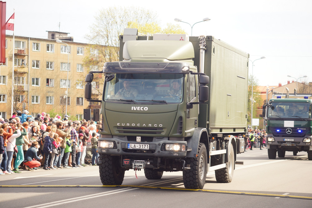 Елгава 4 мая: Парад техники