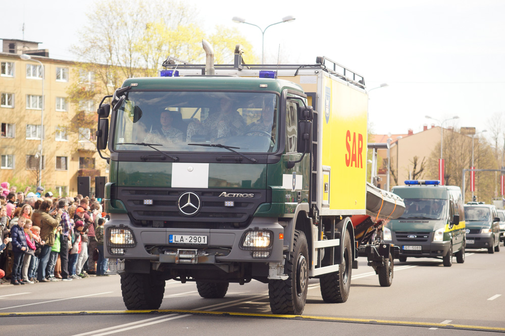 Елгава 4 мая: Парад техники