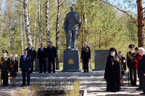 Открыт памятник Неизвестному солдату