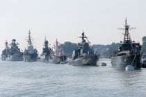 Парадный строй кораблей Балтийского флота