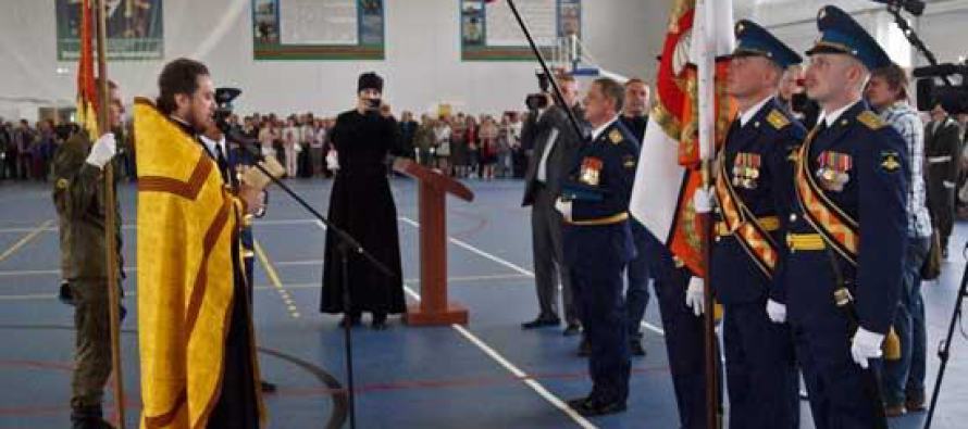 Знамёна вручены гвардейцам-десантникам