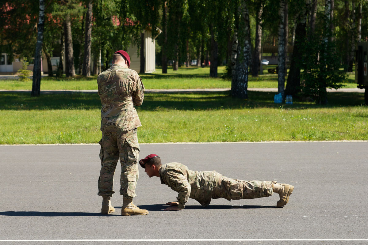 Смена командира десантников