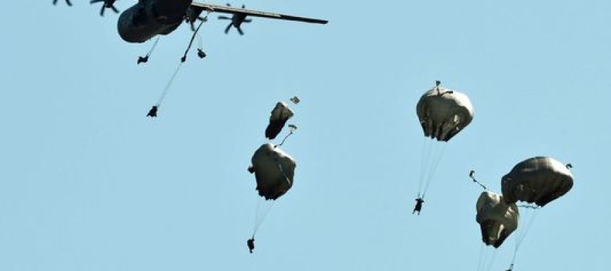 1000 парашютистов десантировались над Германией