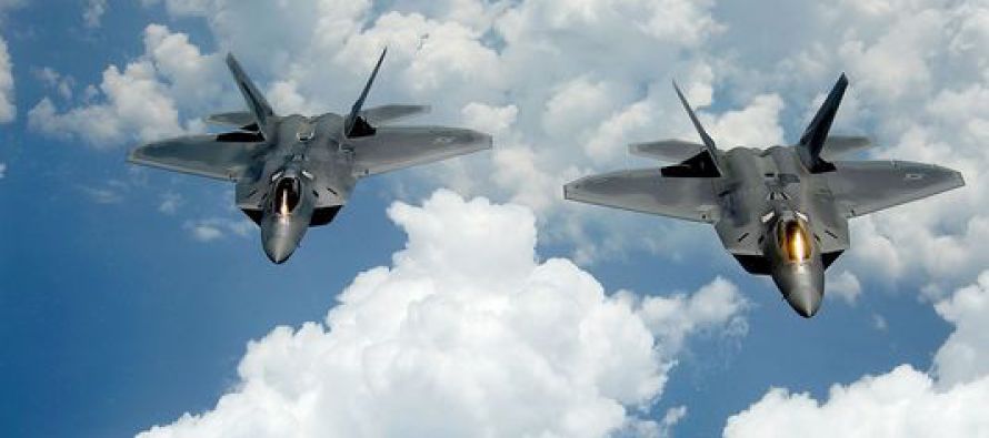 Два истребителя F-22 Raptor прилетели в Польшу