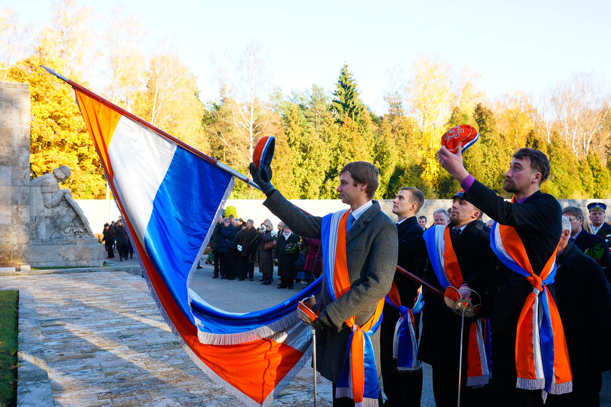 Братское кладбище — 100 лет