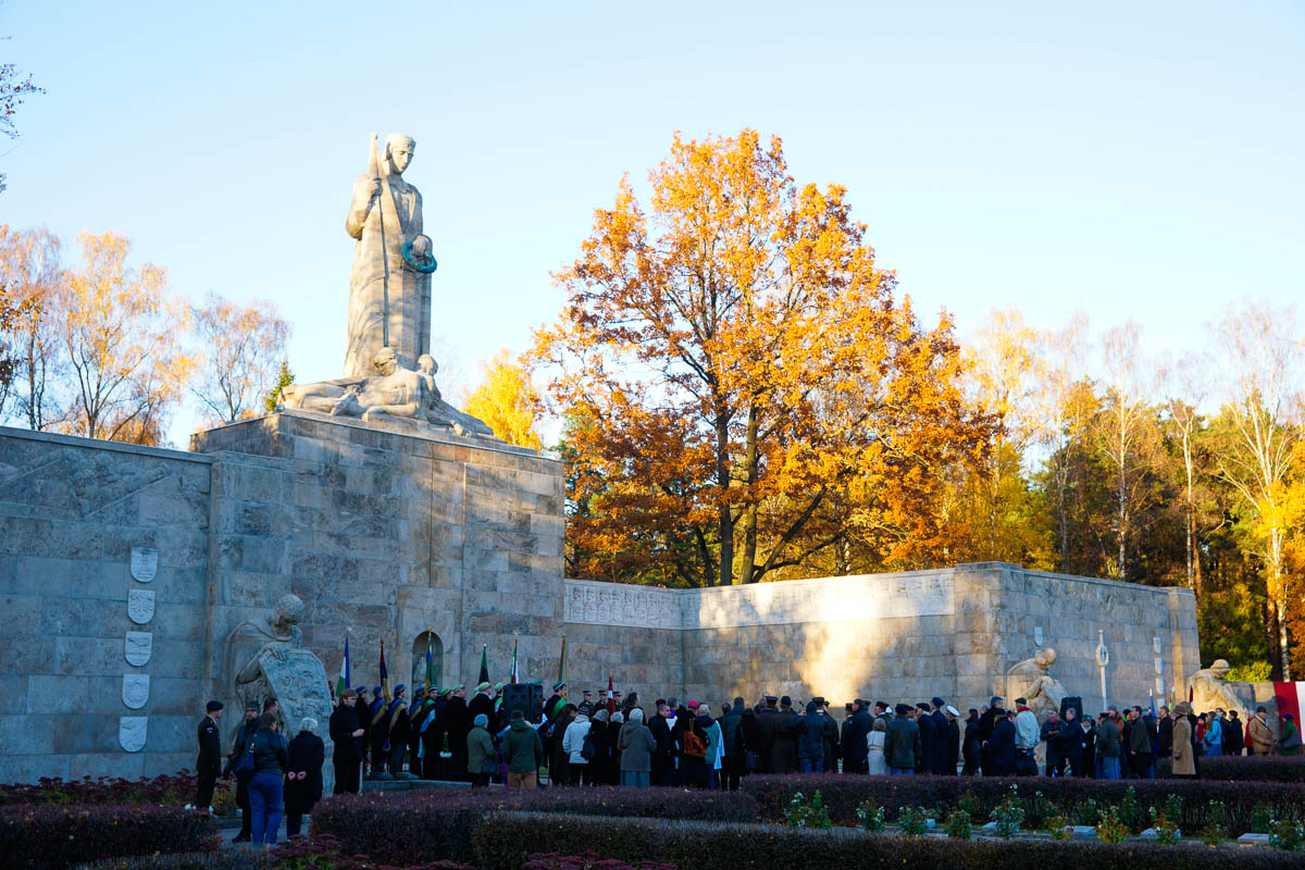 Братское кладбище — 100 лет