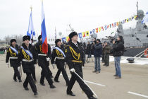 На МРК «Серпухов» и «Зелёный дол» подняты флаги