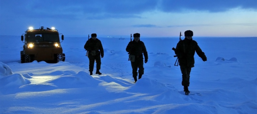 Испытания новой военной автотехники в Арктике