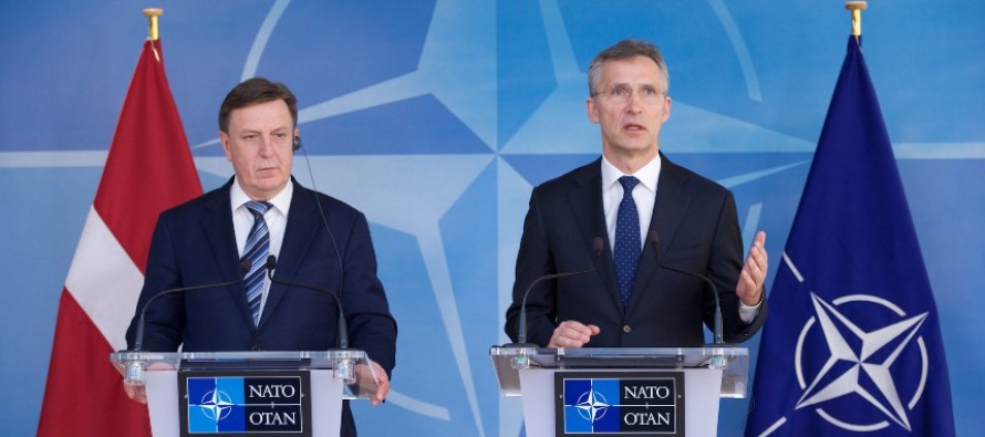 Генсек НАТО похвалил Латвию
